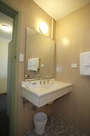 Maclin Lodge Motel