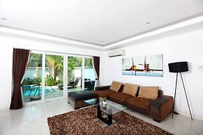 Hidden Palm Pool Villas