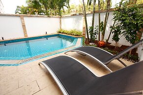 Hidden Palm Pool Villas