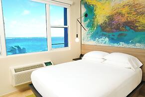 The Tryst Beachfront Hotel