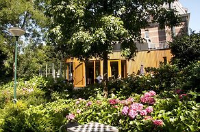 Hotel De Villa