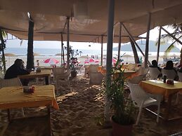 Cafe Blue Hotel