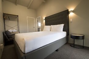 Middlemore Motel