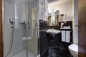 Little Rhome Suites