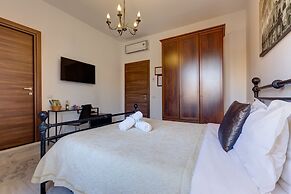 Little Rhome Suites