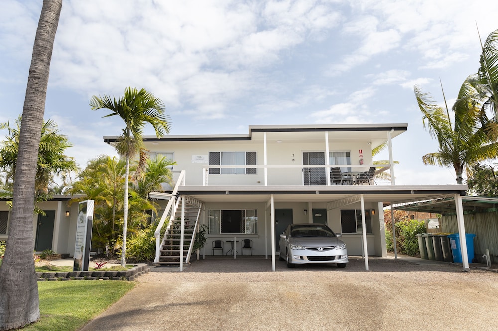 Palm View Holiday Apartments