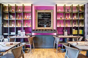 RAVEL Hotel Cyrano
