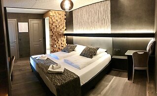 RAVEL Hotel Cyrano