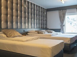 RAVEL Hotel Cyrano