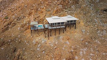 Moon Mountain Lodge
