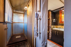 Moon Mountain Lodge