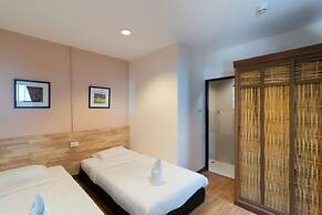 Zak Residence