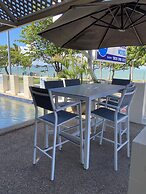 Beach House Motel