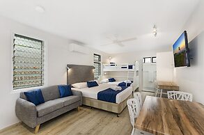 Beach House Motel