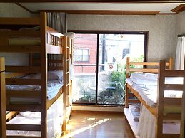 Family & bAKpAK Tokyo Hostel