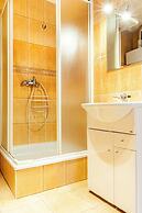 Home & Travel Apartments