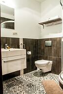 Home & Travel Apartments