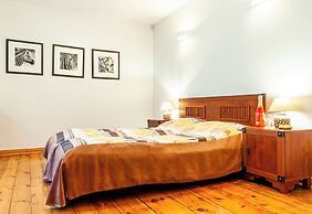 Home & Travel Apartments