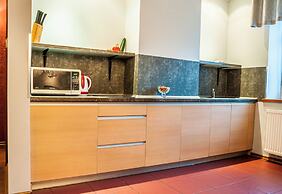 Home & Travel Apartments