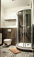 Home & Travel Apartments