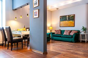 Home & Travel Apartments