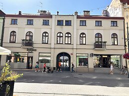 Home & Travel Apartments