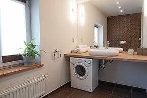 Home & Travel Apartments