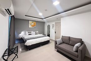UTD 8 Hotel & Residence