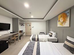 UTD 8 Hotel & Residence
