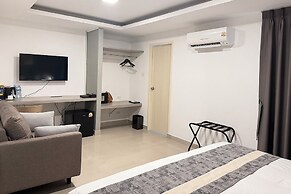 UTD 8 Hotel & Residence