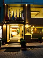 Bella Hotel