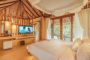 High Season Pool Villa & Spa