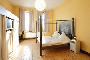 Hotel Avalon