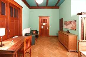 Hotel Avalon