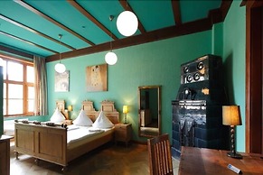 Hotel Avalon