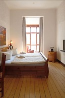 Hotel Avalon
