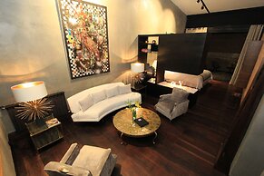 Uvence Arte + Hotel