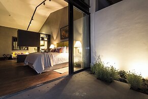 Uvence Arte + Hotel