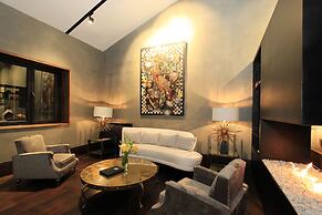 Uvence Arte + Hotel