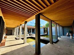 Uvence Arte + Hotel