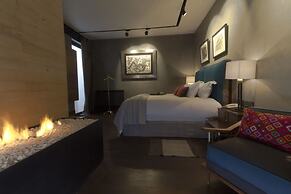 Uvence Arte + Hotel
