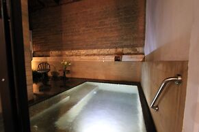 Uvence Arte + Hotel