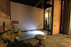 Uvence Arte + Hotel