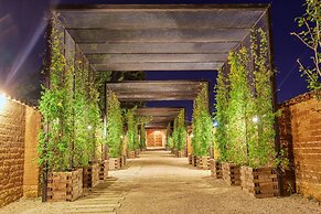 Uvence Arte + Hotel