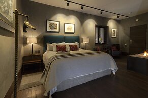 Uvence Arte + Hotel