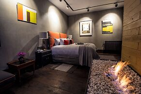 Uvence Arte + Hotel