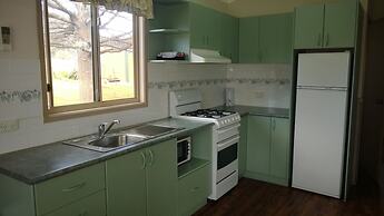 Canberra Carotel Motel