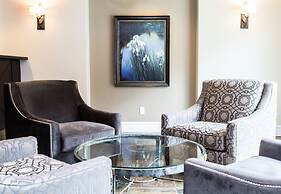 Canterra Suites Hotel