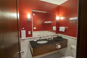 Hume Hotel & Spa
