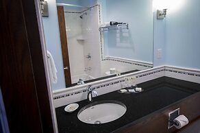 Hume Hotel & Spa